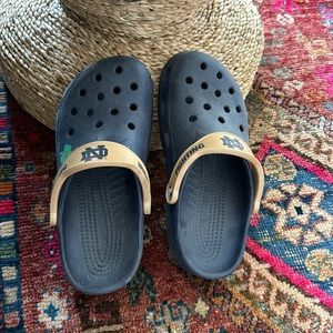 Notre Dame ☘️ Crocs women’s 8-9(men’s 6-7) NCAA Fighting Irish Clogs